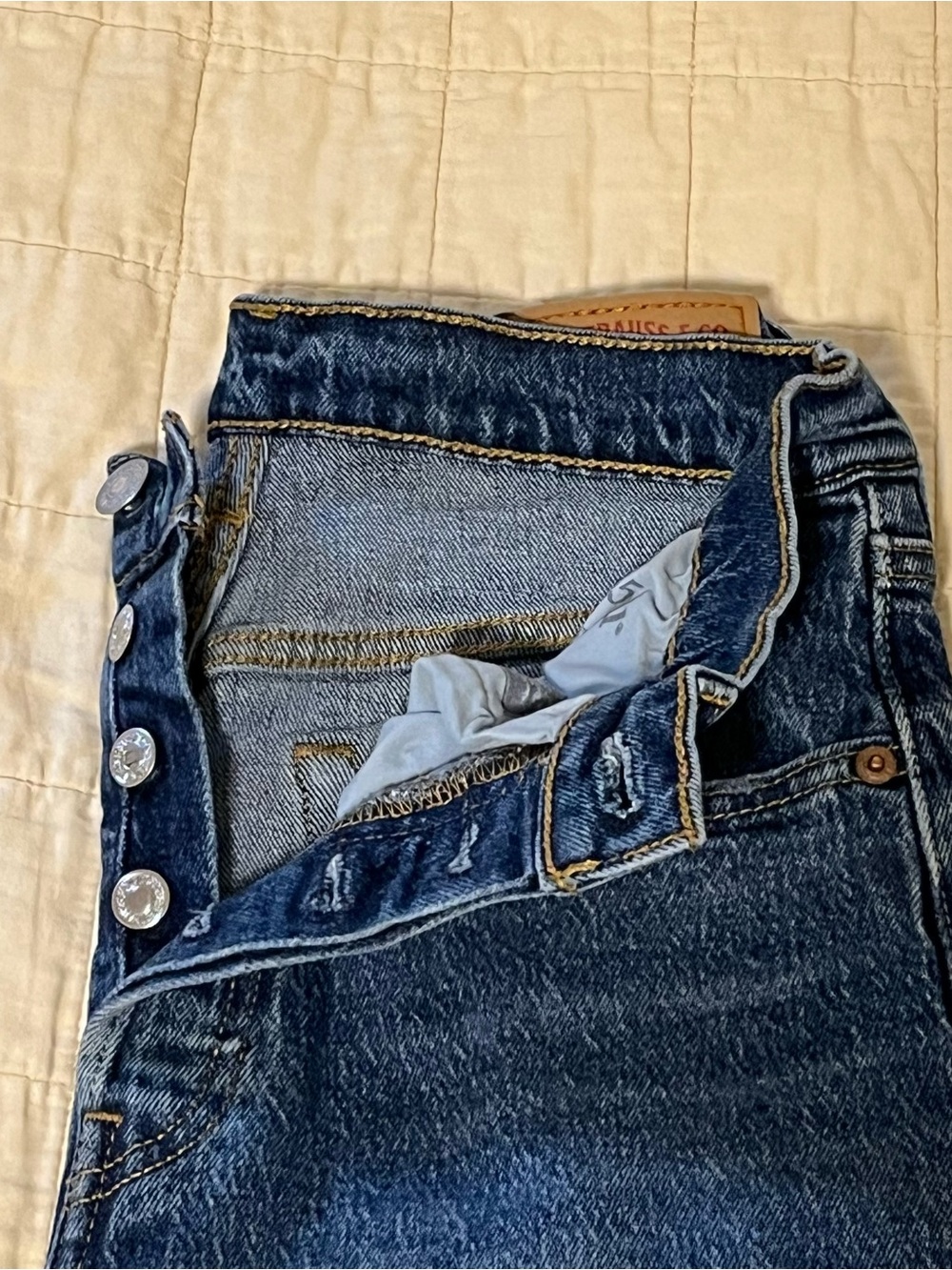 Levi’s 501 Straight Leg Raw Cropped Hem Women’s Jeans in Dark Blue - Picture 2 of 3